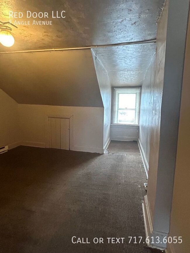 Building Photo - Affordable two bedroom in Penbrook