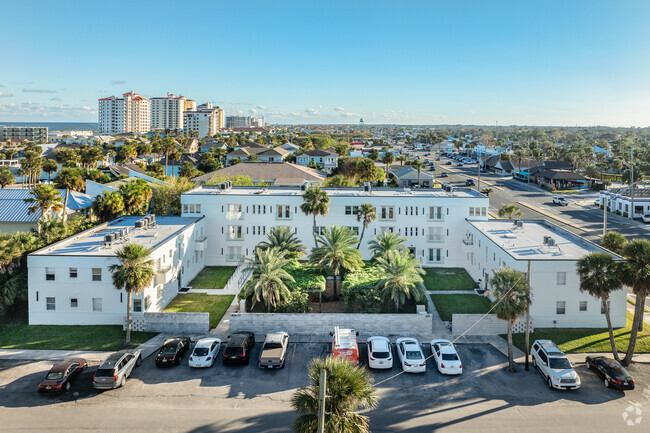 Building Photo - Ocean Reef Residences