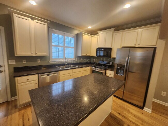 Photo - 587 Delbridge St NW Apartment