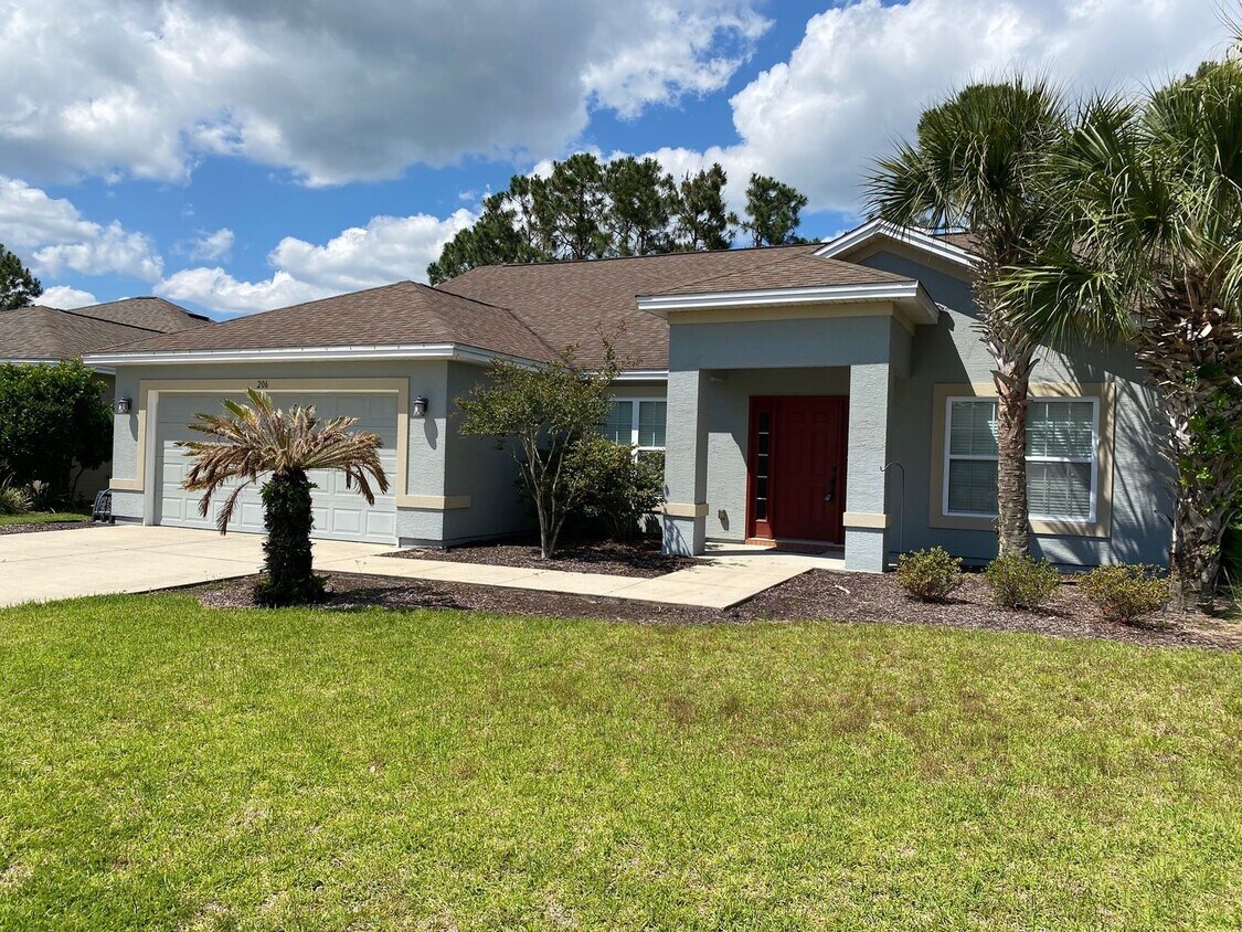 Foto principal - Spacious 4 Bed / 3 bath home near Pier Park