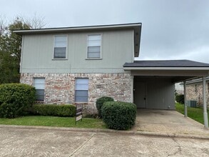 Building Photo - 202 Rampart St