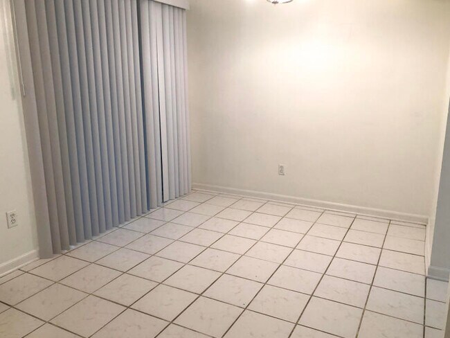 Comedor - 696 Tyner St