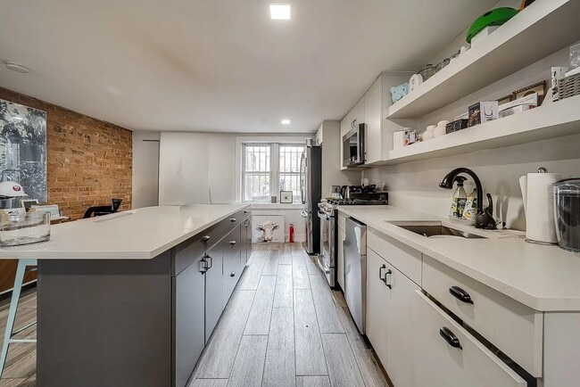 Foto del edificio - 266 3rd St