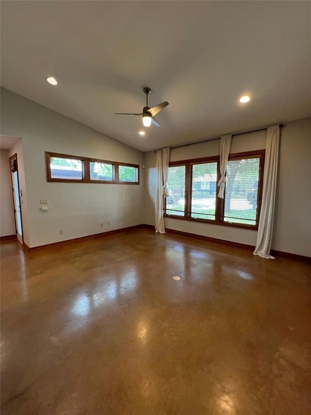 Foto del edificio - 4601 Depew Ave