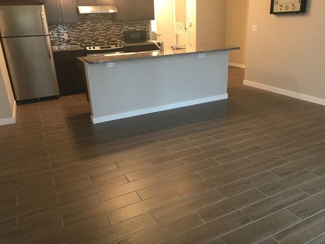 Kitchen - 1649 N Maple Rd