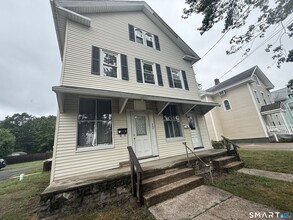 Building Photo - 222 N Cherry St