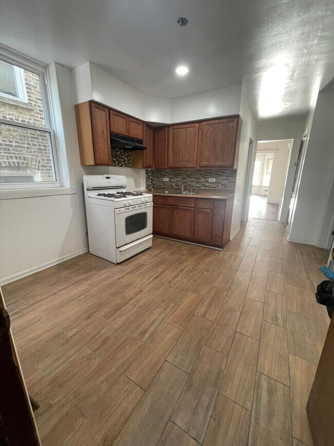 Foto del edificio - 3913 N Kedzie Ave
