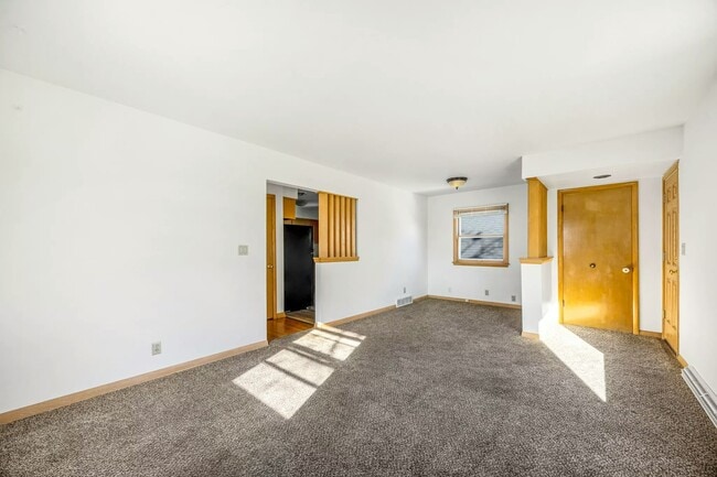 Foto del edificio - 2137 S 71st St