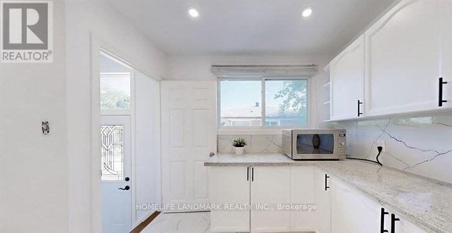 Building Photo - 246 Beechy Dr