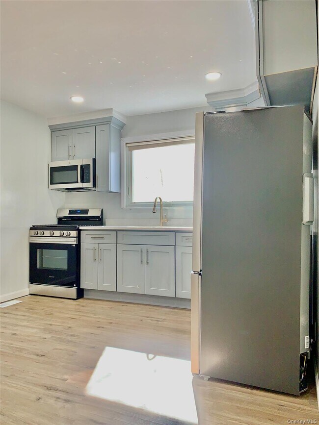 Foto del edificio - 336 Scranton Ave