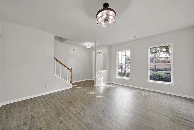 Building Photo - Lovely 3 Bed 2.5 Bath Townhome in Mint Hill!
