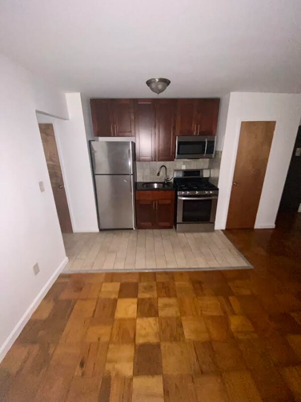 111 Bruce Ave, Yonkers, NY 10705 Room for Rent in Yonkers, NY
