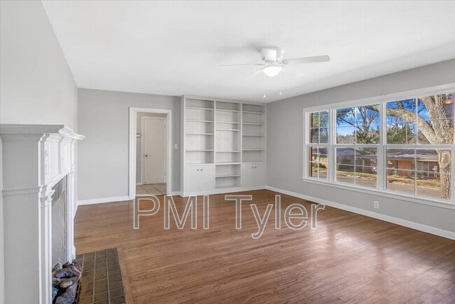 Building Photo - 805 Wilma St