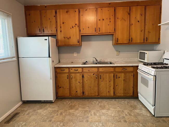 Photo - 2 bedroom duplex - Illinois Apartment