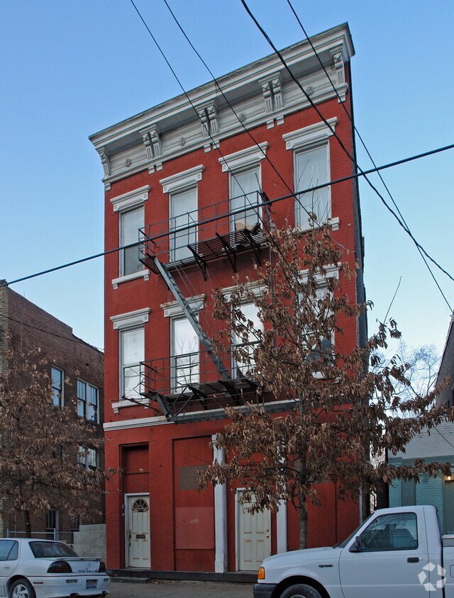 Building Photo - 2455 W McMicken Ave