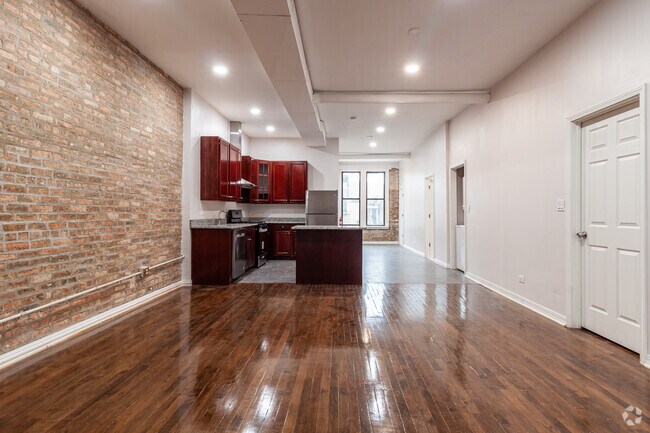 Building Photo - 3345 N Clark St