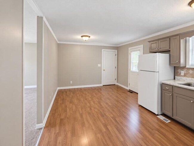 Building Photo - 720 Ranch Hill Dr