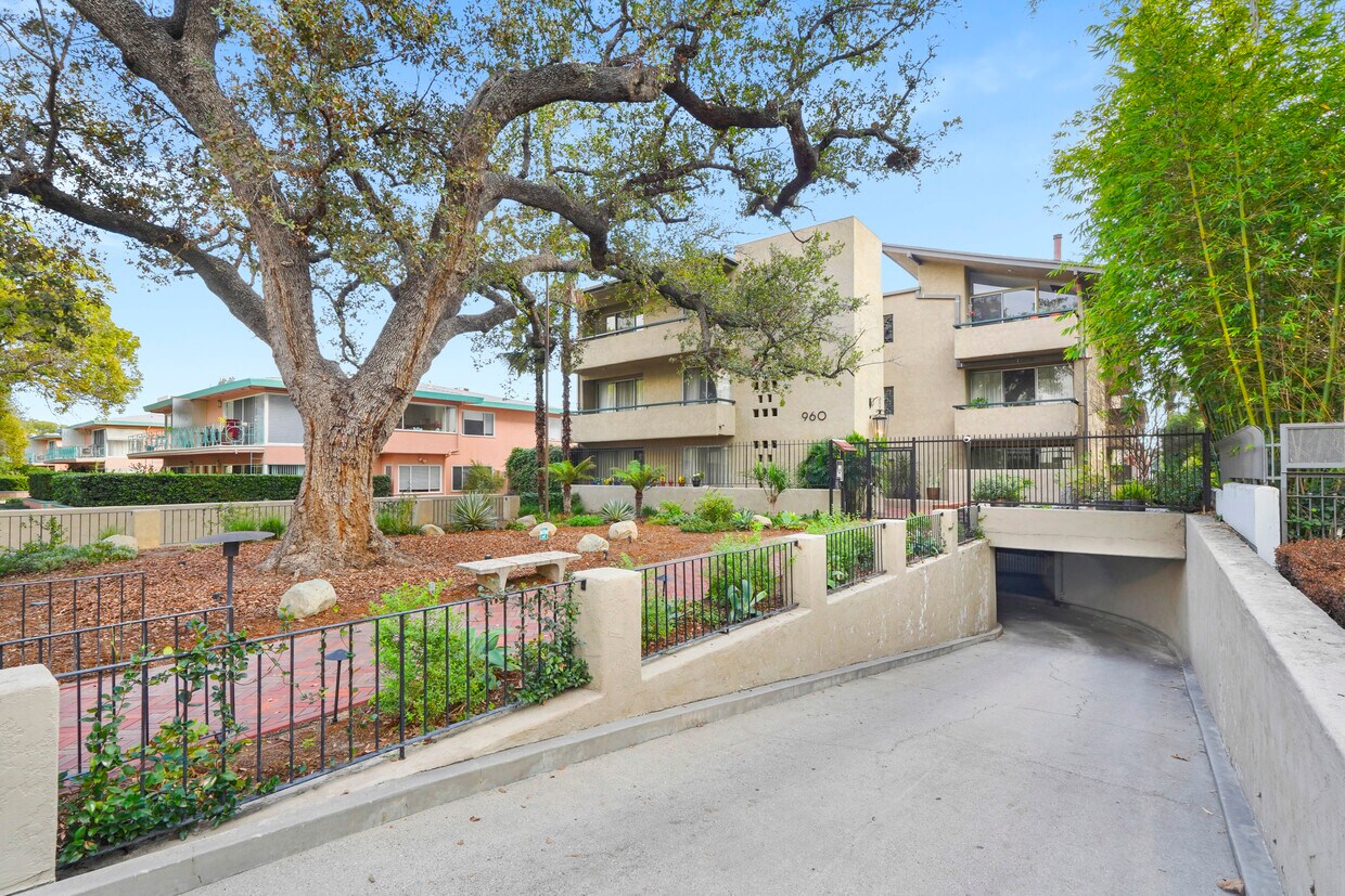 960 San Pasqual St Unit 104, Pasadena, CA 91106 Condo for Rent in
