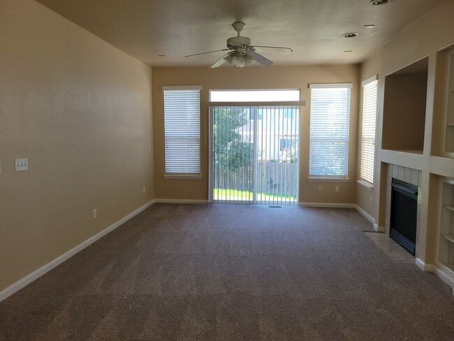 Building Photo - 7747 Mountain Laurel Dr