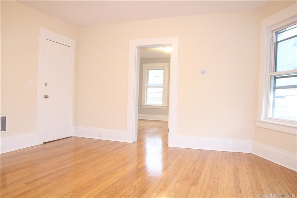 Primary Photo - 233 Linwood Ave