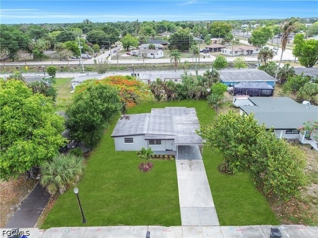 Building Photo - 1527 Gardenia Ave