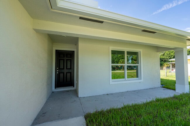 Building Photo - 7401 Donlon Rd