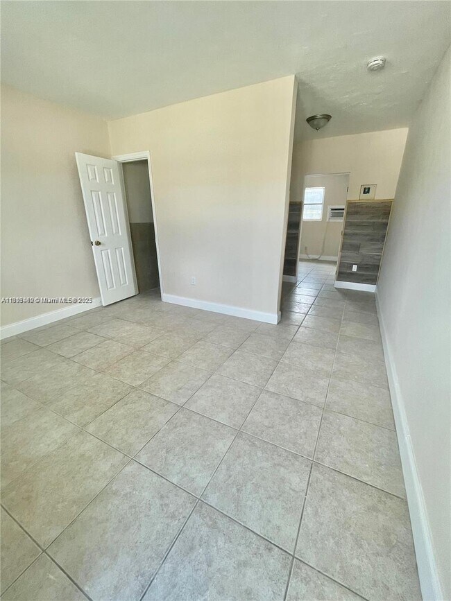 Foto del edificio - 4404 SW 22nd St