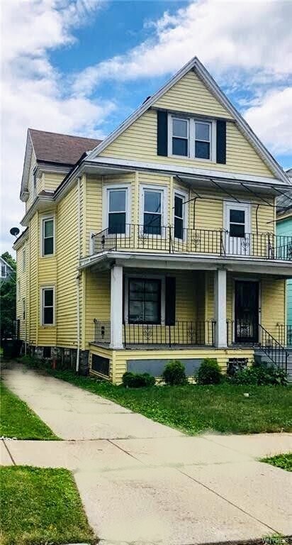 Exterior con estacionamiento - 69 Hughes Ave