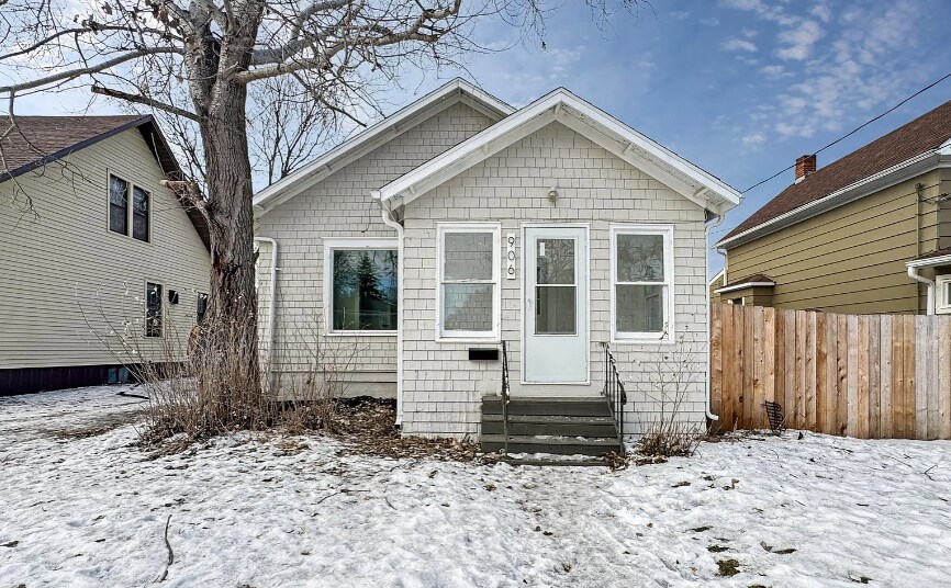 Foto principal - 906 12th St N