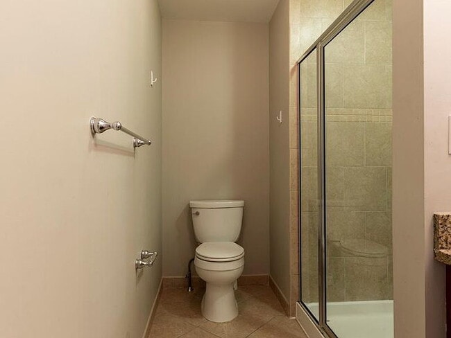 Building Photo - 2-Bed, 2-Bath Gem in Philadelphia's