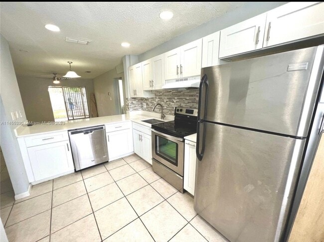 Building Photo - 8057 SW 21st Ct
