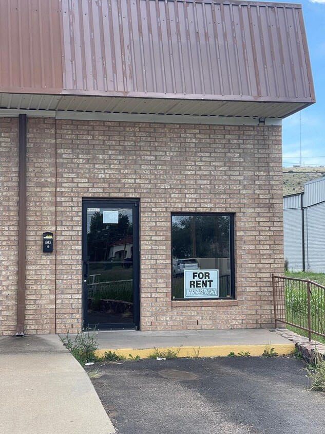 Foto principal - 502 E Ave East