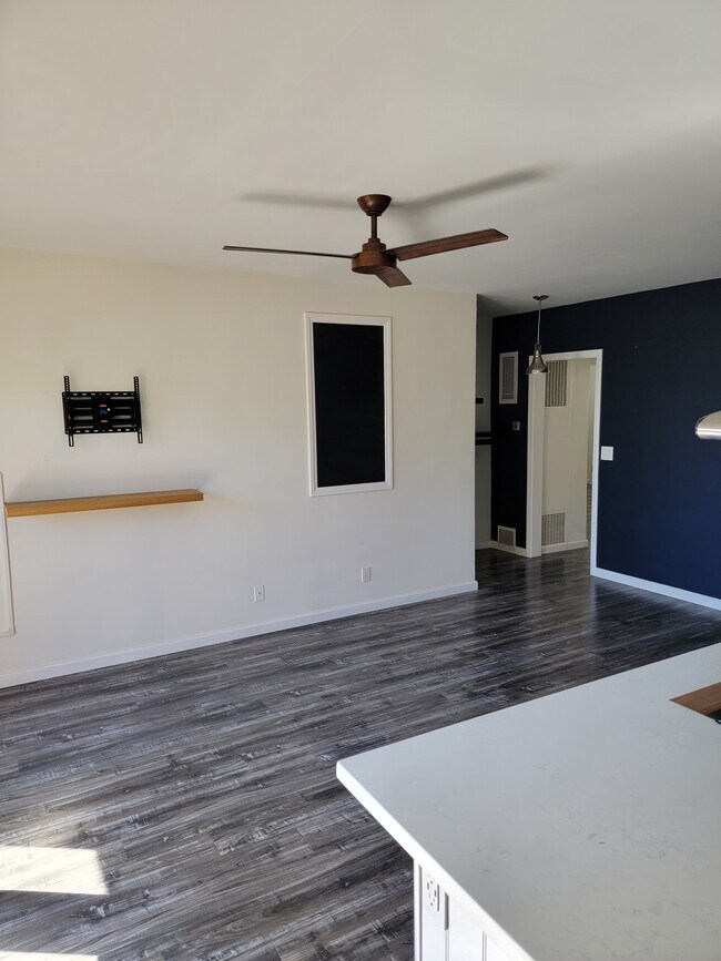 Living room - 922 16th St