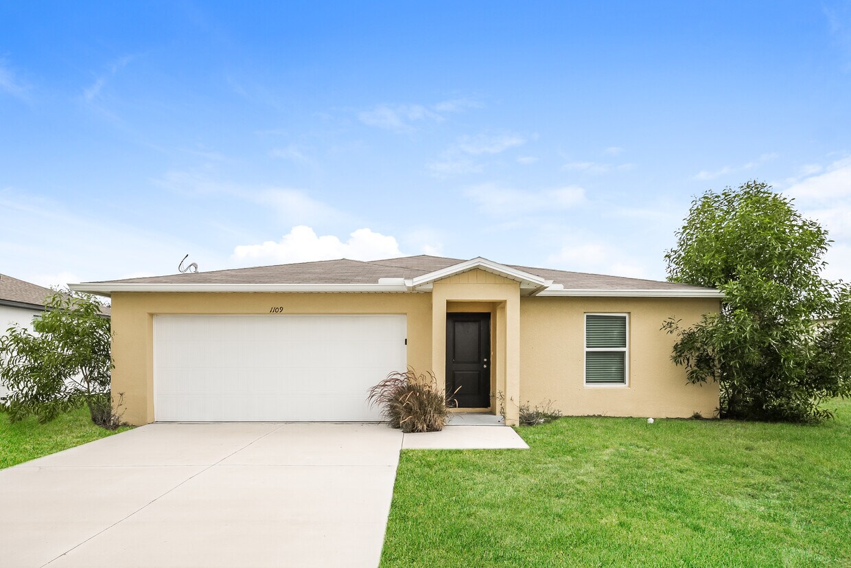 Primary Photo - 1109 SW 2nd St, Cape Coral, FL