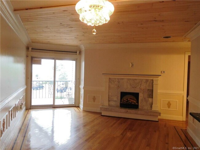 Building Photo - 126 Biruta St