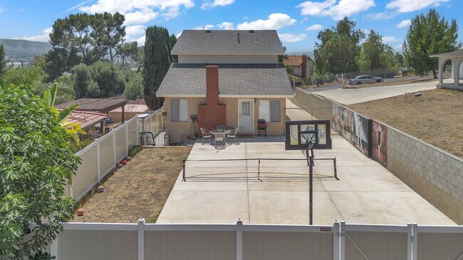 Building Photo - 465 Camino de Gloria