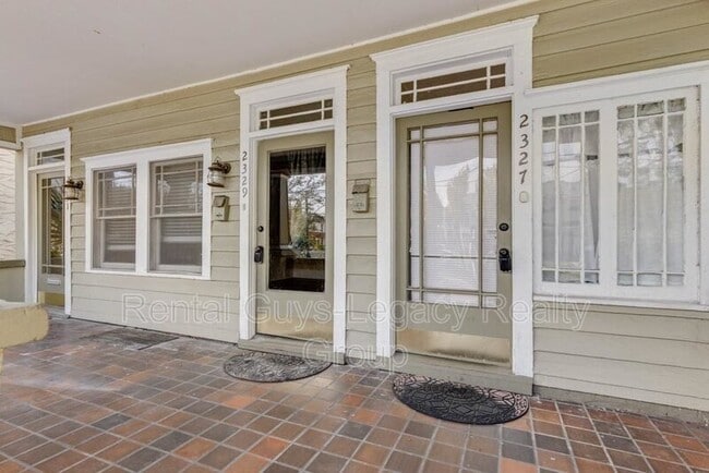 Photo - 2329 College St House