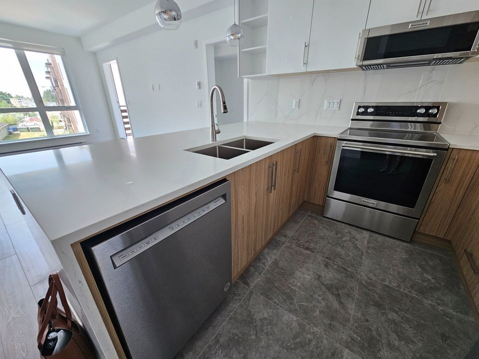 Primary Photo - 11718-11224 224 St