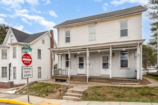 Foto del edificio - 324 Armstrong St