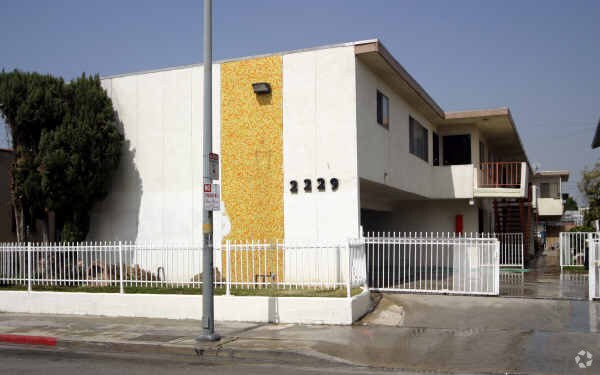 Primary Photo - 2229 W 14th St