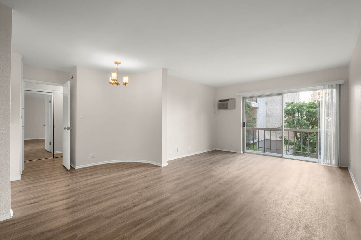 Primary Photo - Spacious and Bright One Bedroom Featuring ...