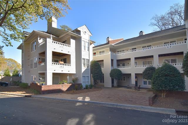 Foto principal - 2715 Selwyn Ave