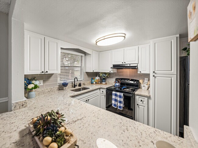 Building Photo - The Park at Parma