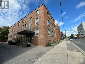 Building Photo - 852-852 Broadview Ave