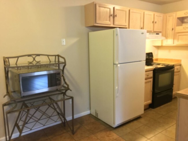 Foto del edificio - 8741 Dawson St