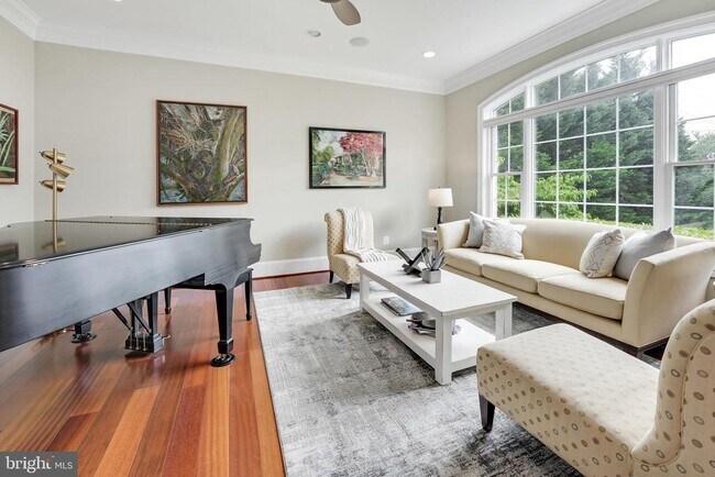 Building Photo - 2233 Van Buren Ct