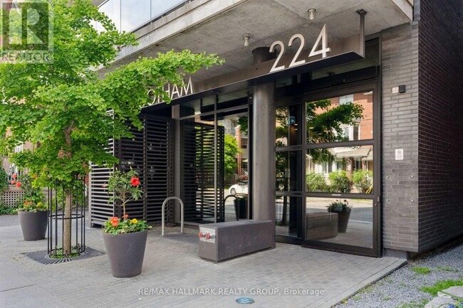Building Photo - 224-1224 Lyon St. N