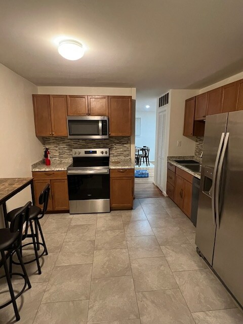 Building Photo - 522 E Indian Spring Dr