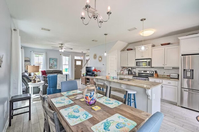 Foto del edificio - 3723 Tiki Dr