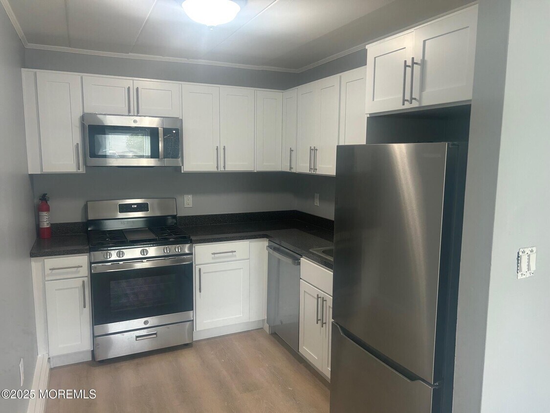 Foto principal - 1701 E St